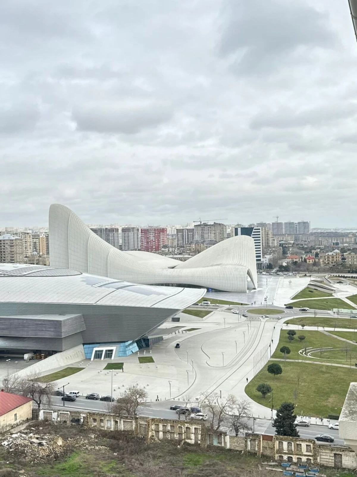 Satılır 2 otaqlı mənzil 92 m²