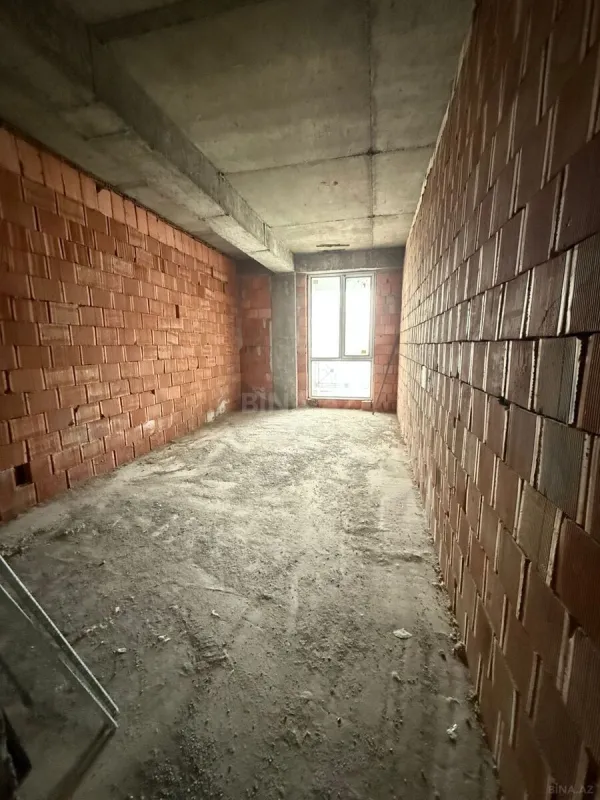 Satılır 2 otaqlı mənzil 92 m²