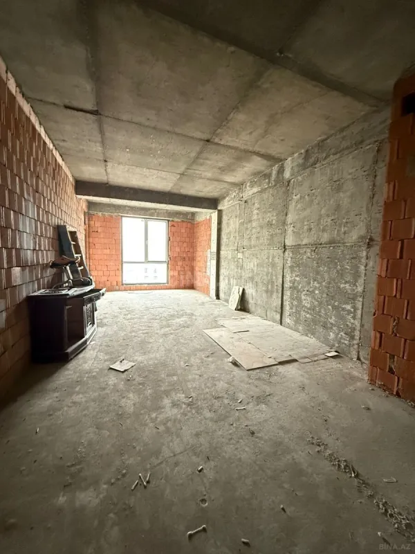 Satılır 2 otaqlı mənzil 92 m²