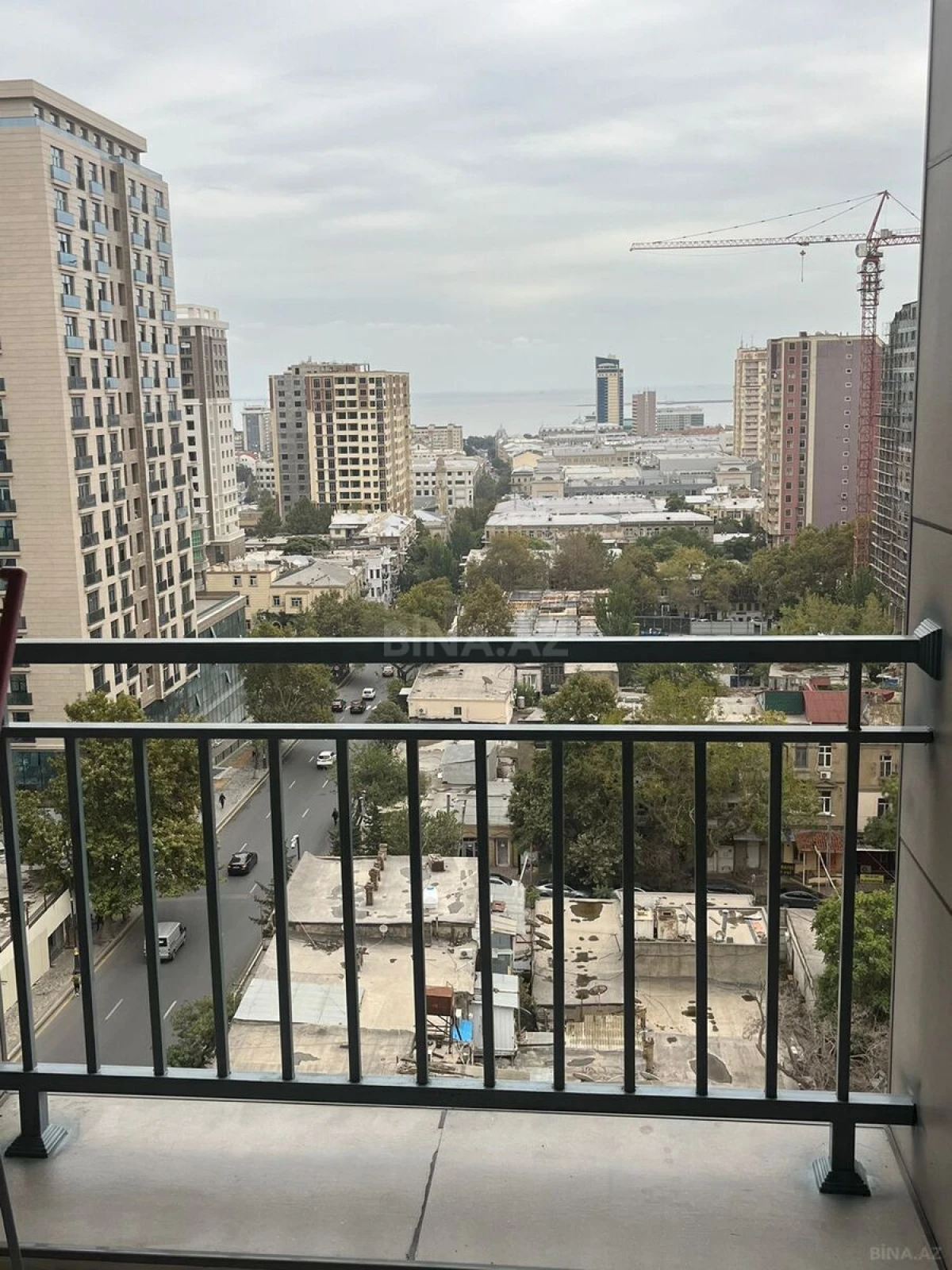 Kirayə verilir 4 otaqlı mənzil 160 m²