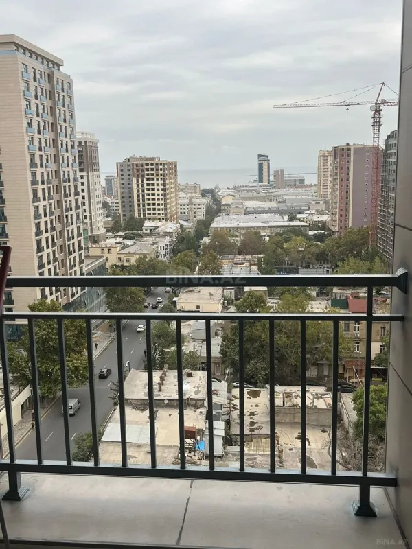 Kirayə verilir 4 otaqlı mənzil 160 m²