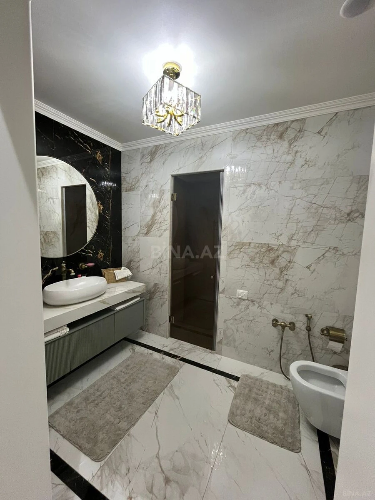Kirayə verilir 4 otaqlı mənzil 160 m²