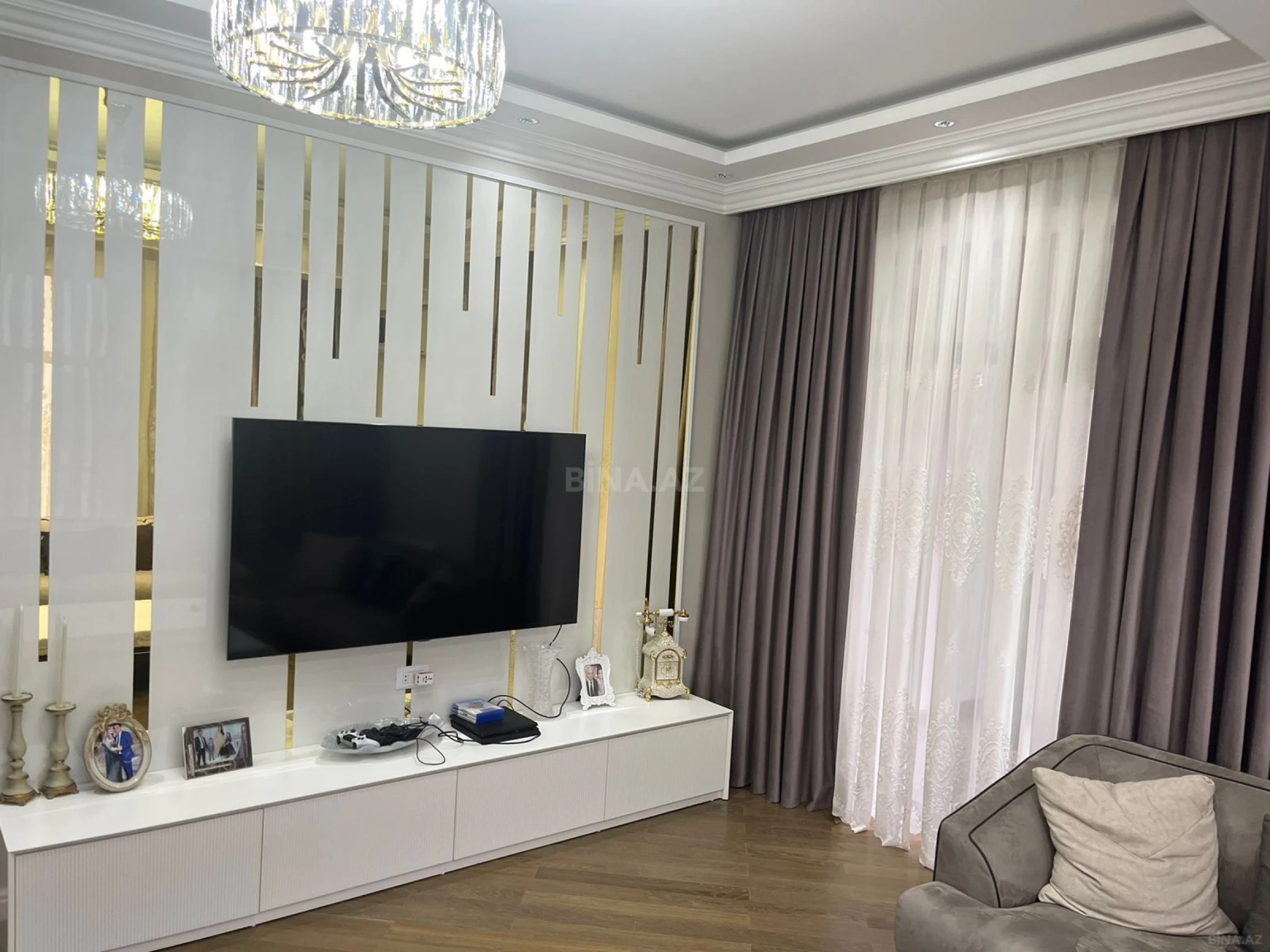 Kirayə verilir 4 otaqlı mənzil 160 m²