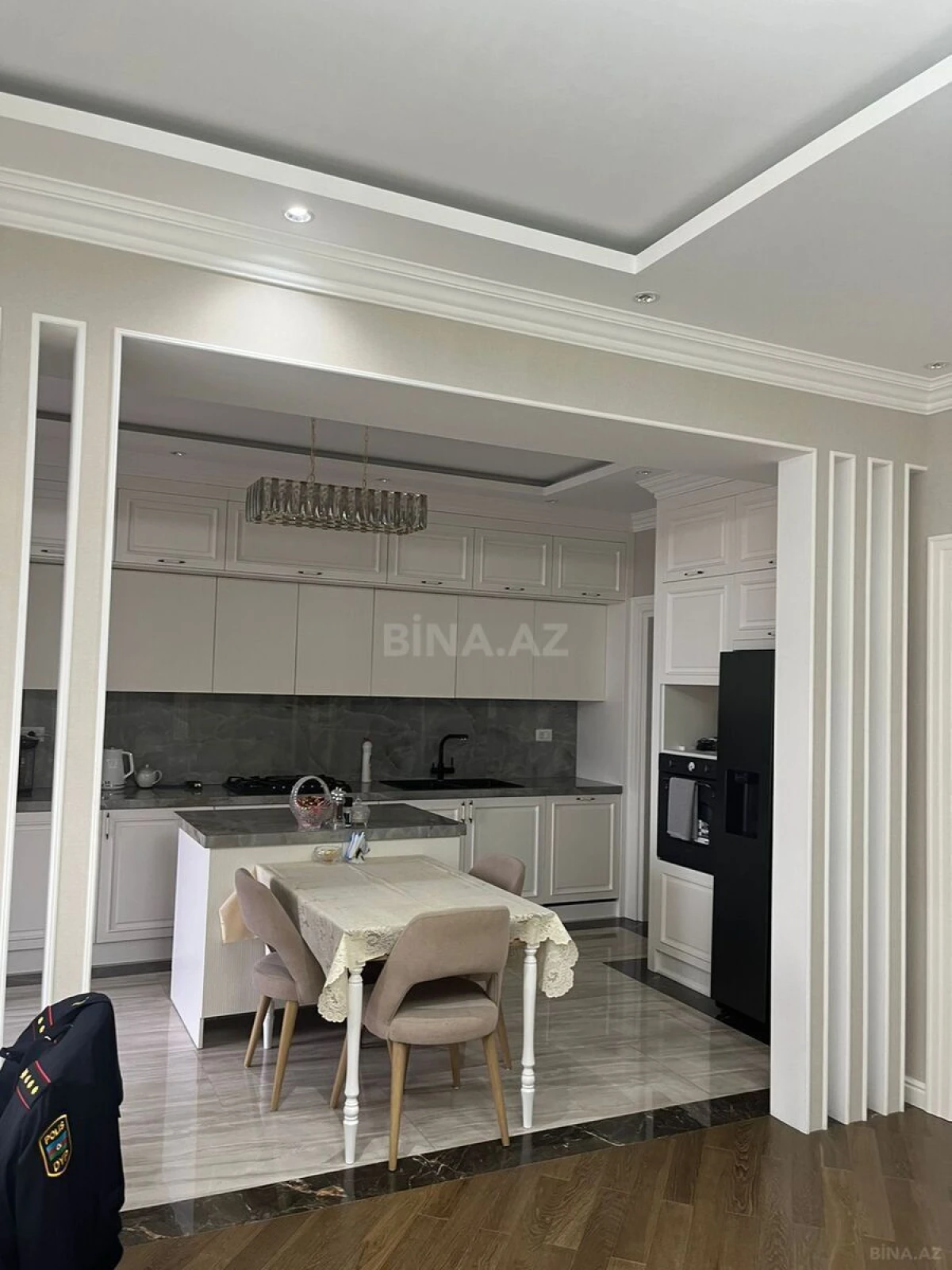 Kirayə verilir 4 otaqlı mənzil 160 m²