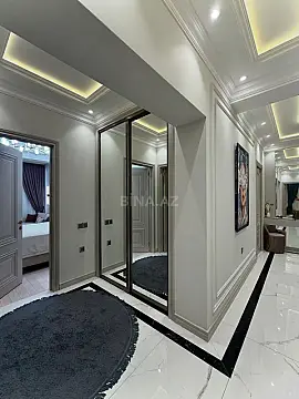 Satılır 3 otaqlı mənzil 124 m²
