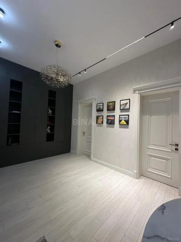 Satılır 3 otaqlı mənzil 110 m²