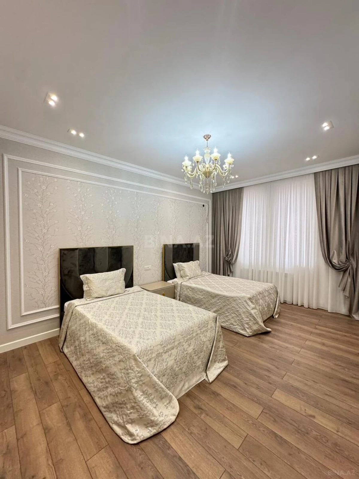 Satılır 6 otaqlı həyət evi 400 m²