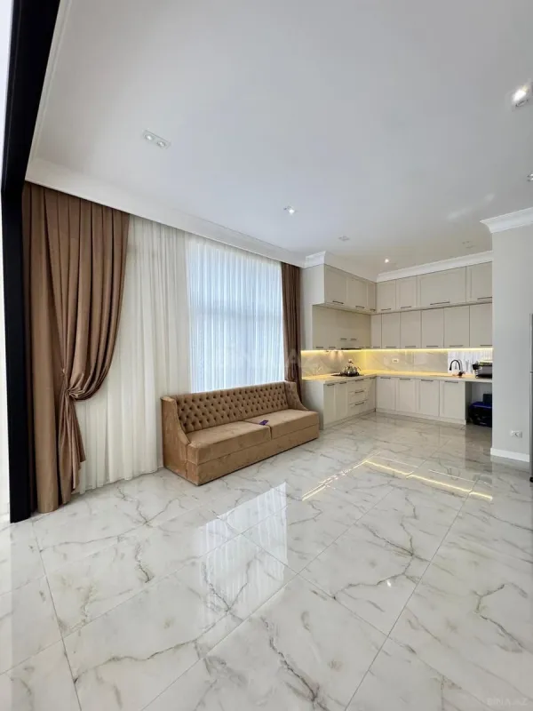 Satılır 6 otaqlı həyət evi 400 m²