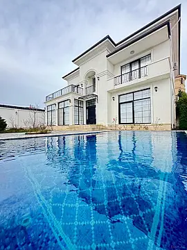 Satılır 6 otaqlı həyət evi 400 m²