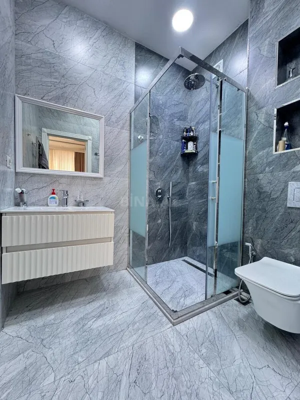 Satılır 6 otaqlı həyət evi 400 m²