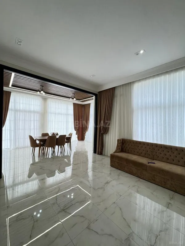 Satılır 6 otaqlı həyət evi 400 m²