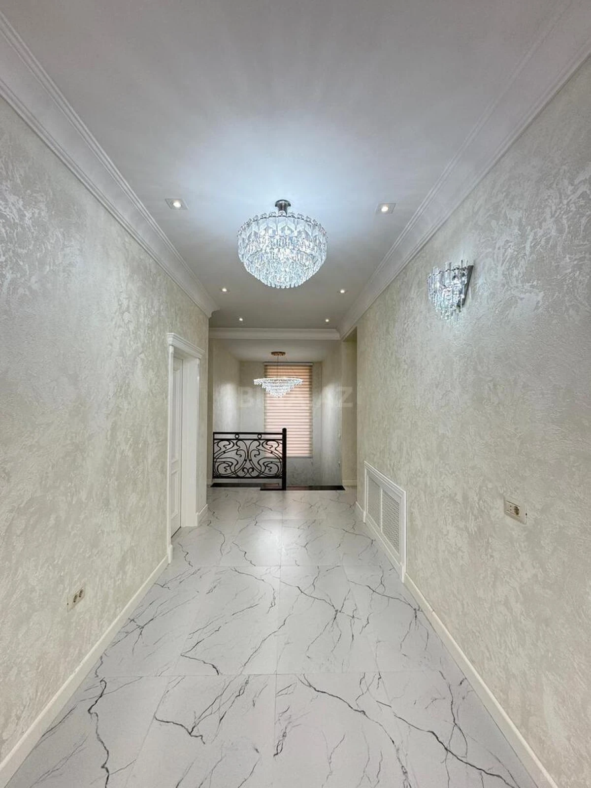 Satılır 6 otaqlı həyət evi 400 m²