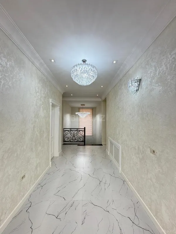 Satılır 6 otaqlı həyət evi 400 m²