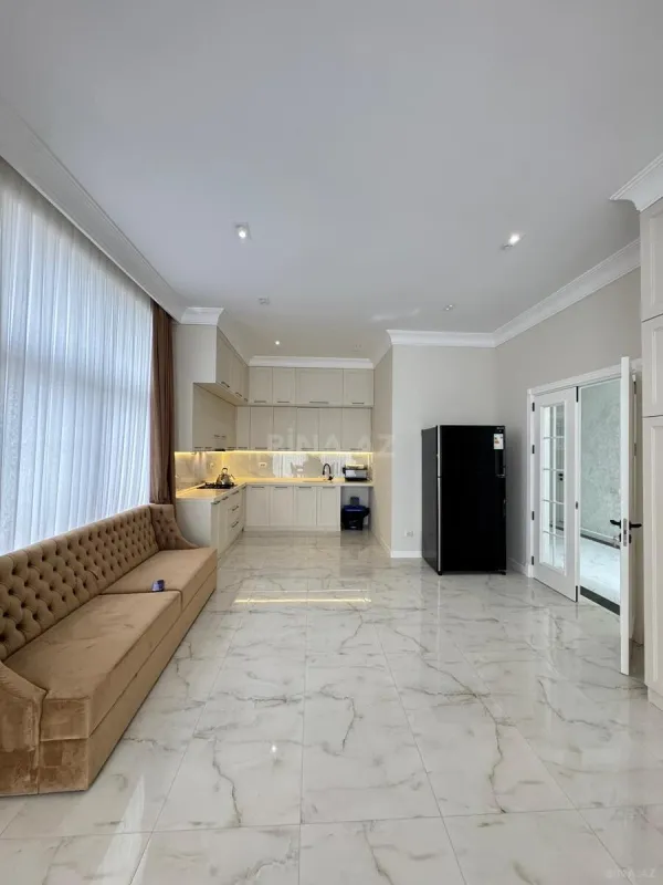 Satılır 6 otaqlı həyət evi 400 m²