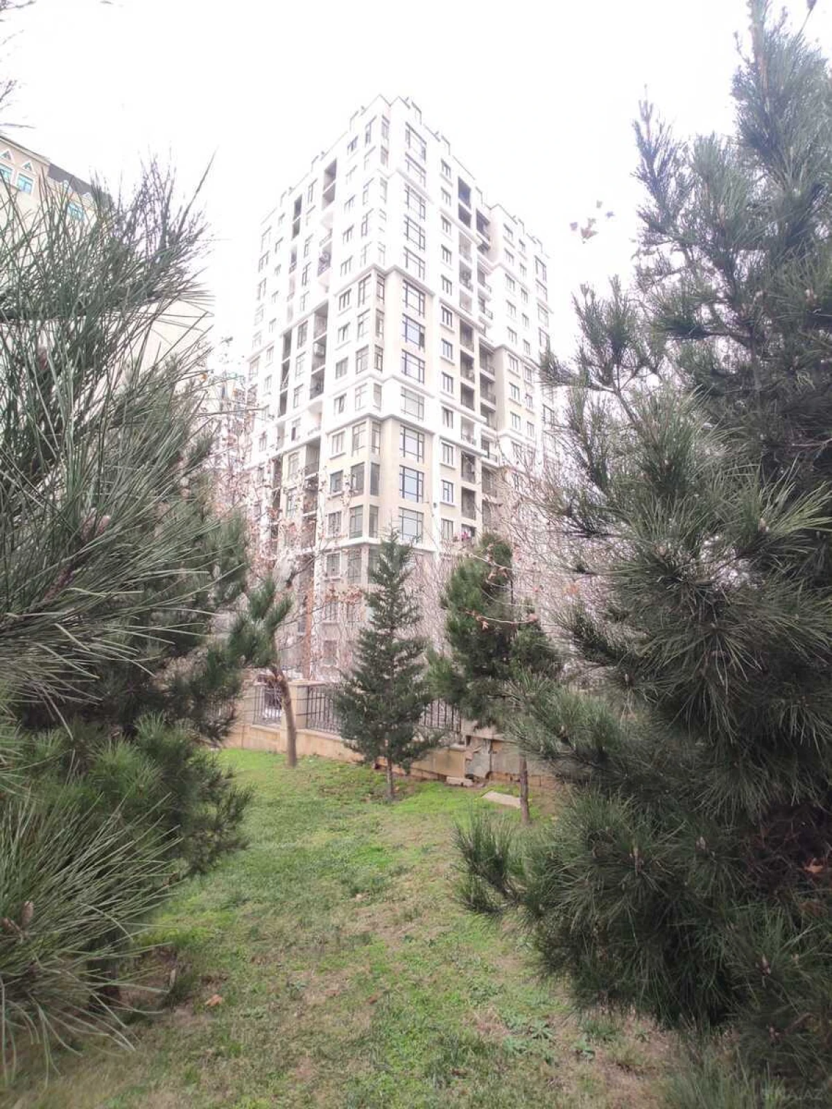 Satılır 2 otaqlı mənzil 73 m²