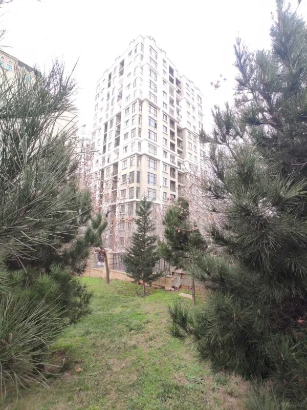 Satılır 2 otaqlı mənzil 73 m²