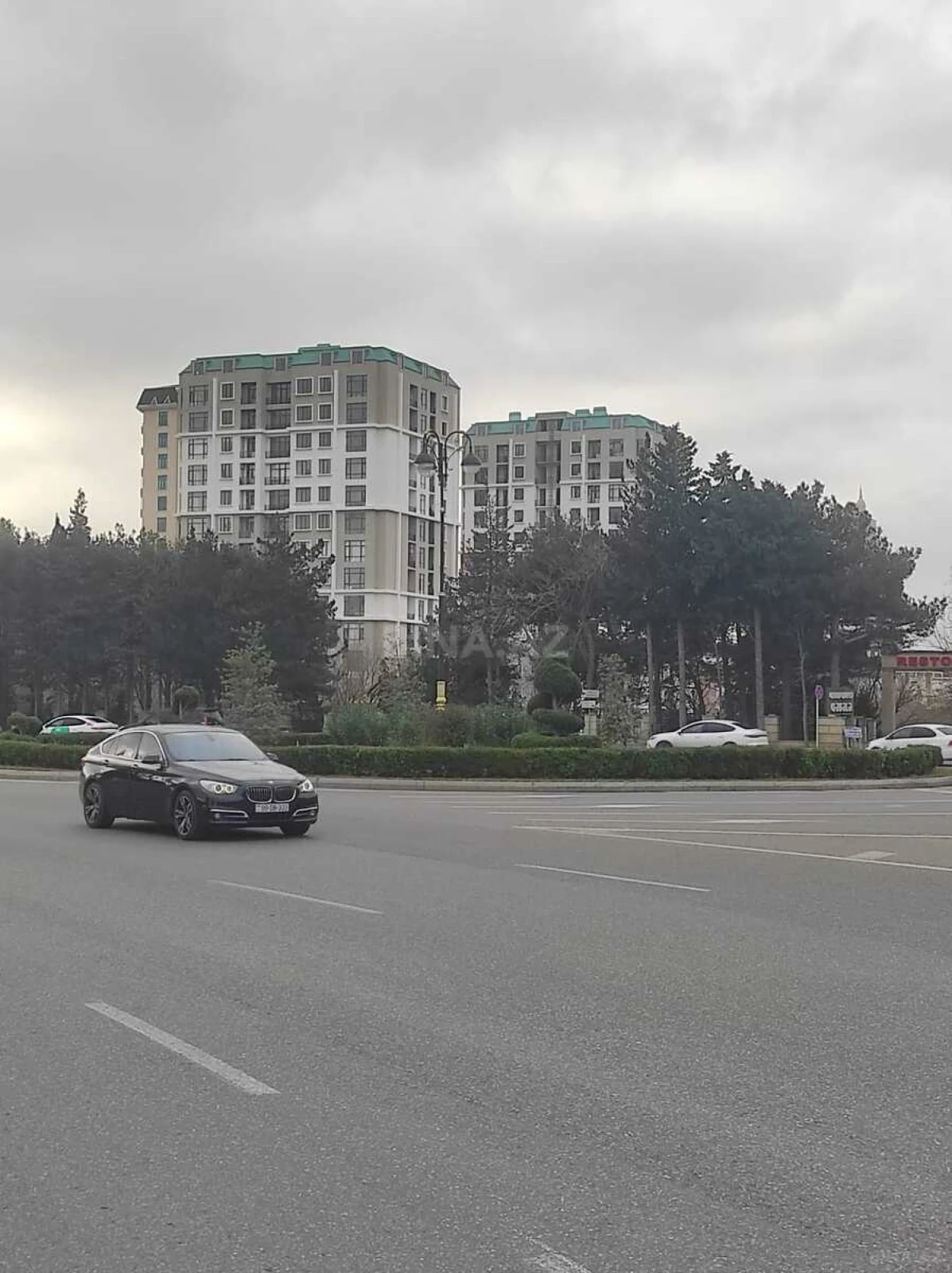 Satılır 2 otaqlı mənzil 73 m²