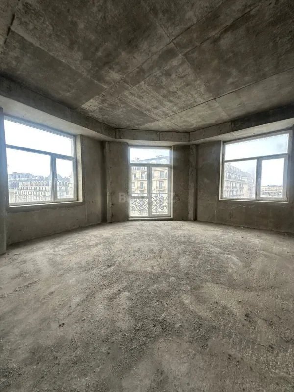 Satılır 3 otaqlı mənzil 123 m²