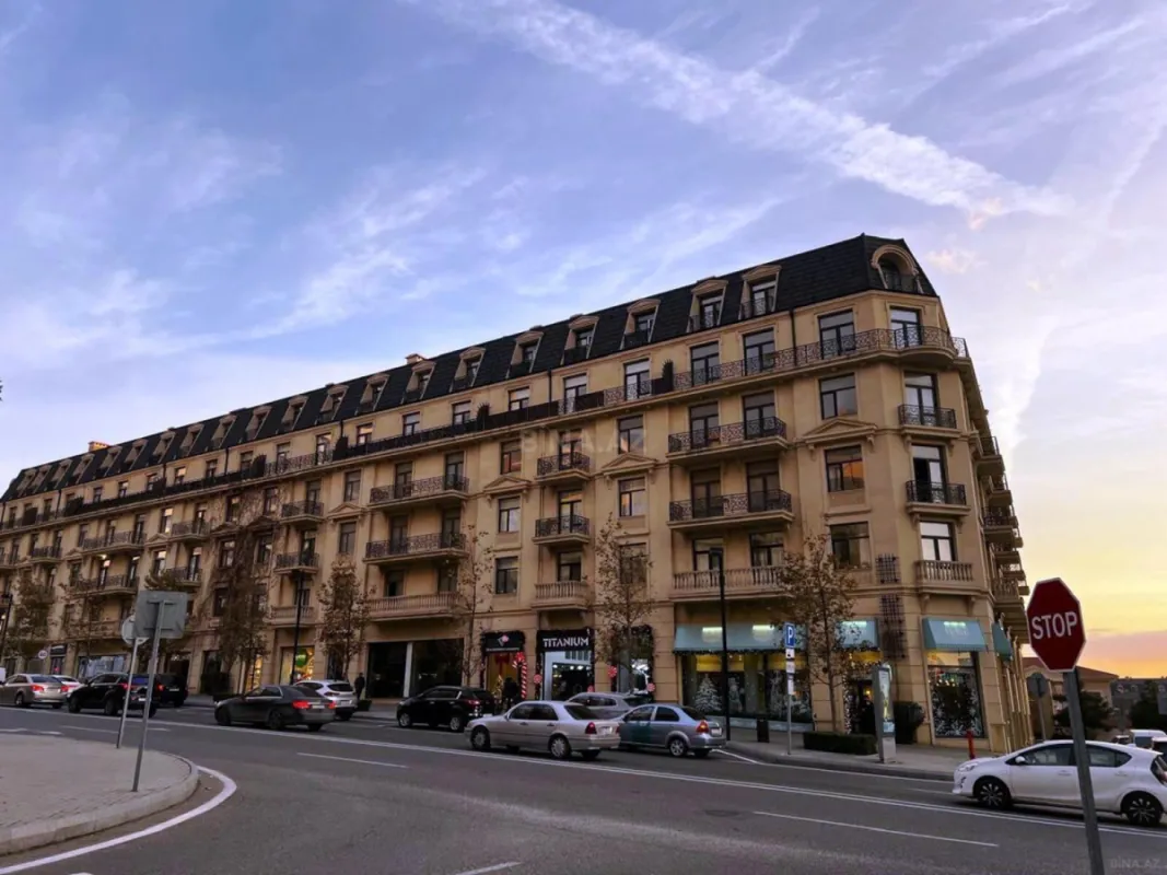 Satılır 3 otaqlı mənzil 123 m²