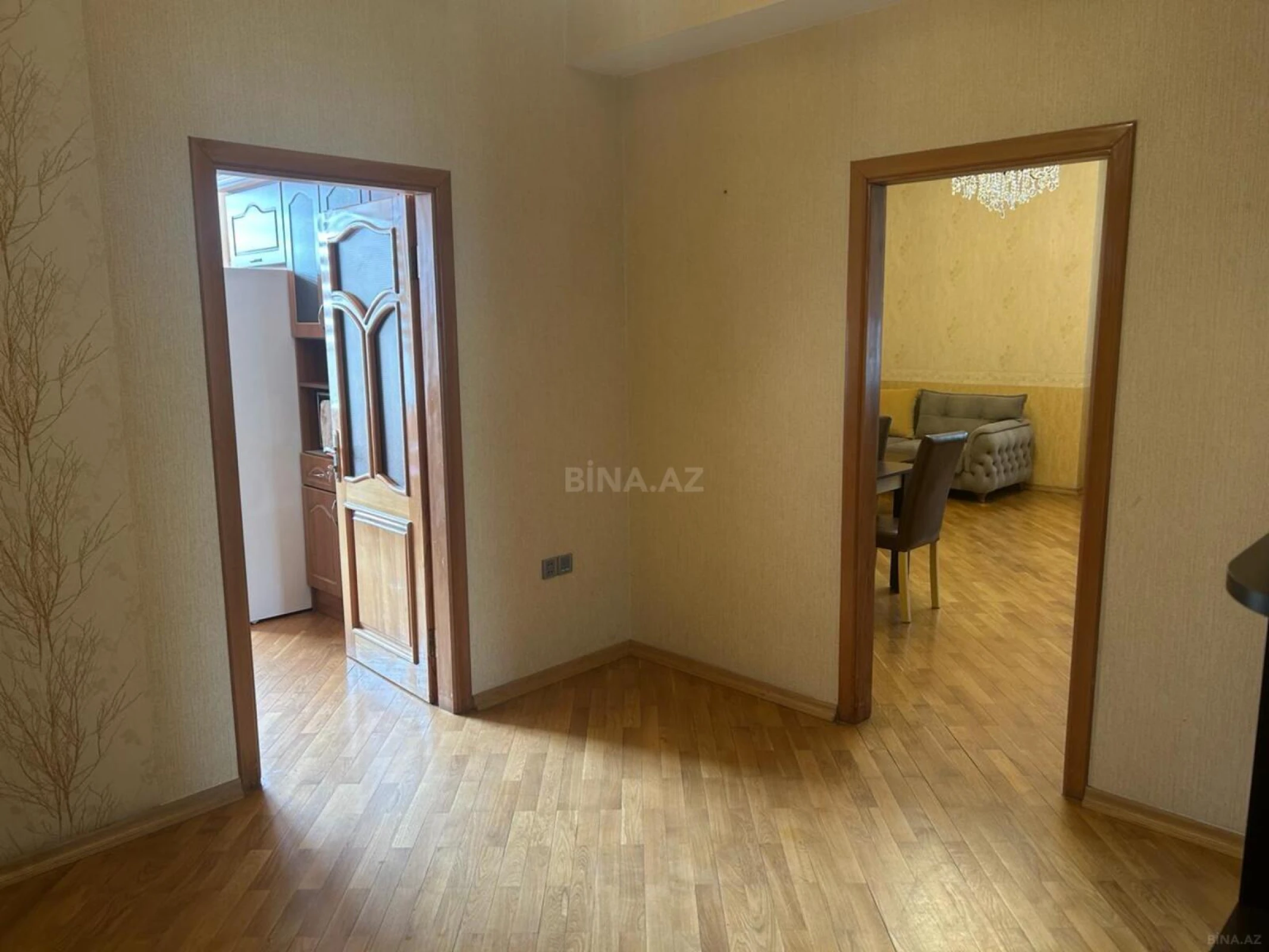 Kirayə verilir 3 otaqlı mənzil 130 m²