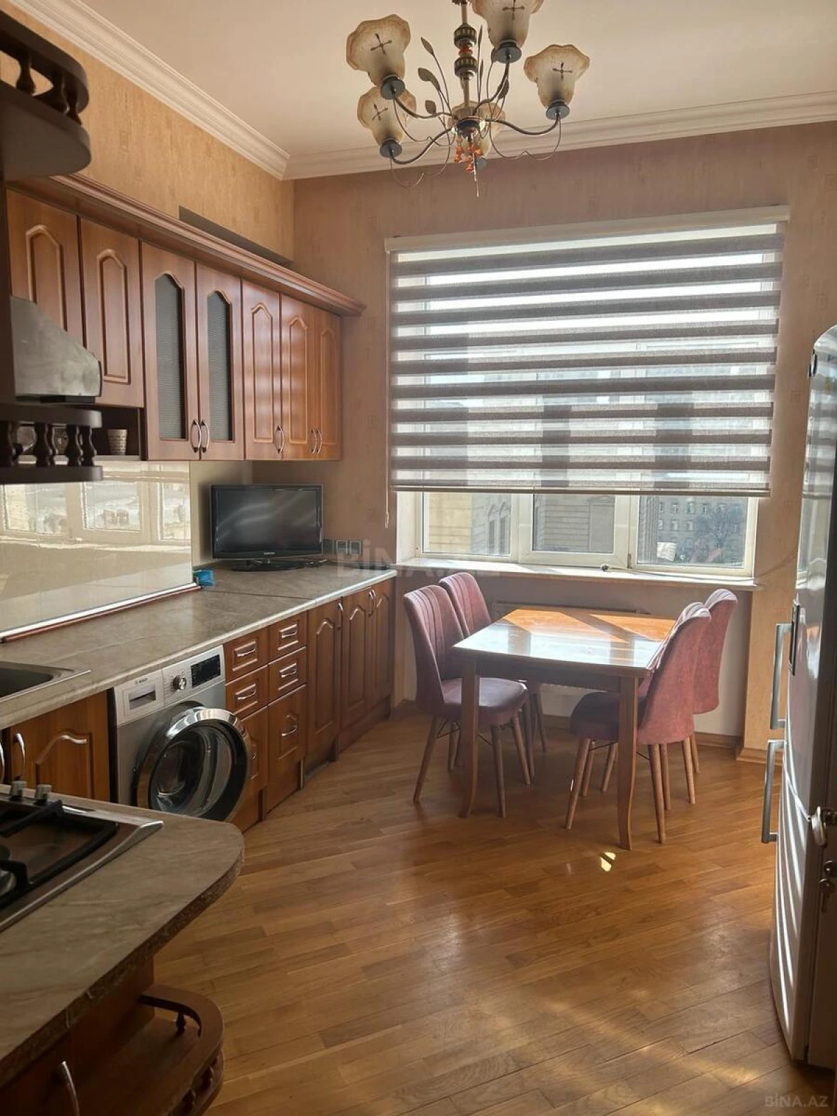 Kirayə verilir 3 otaqlı mənzil 130 m²