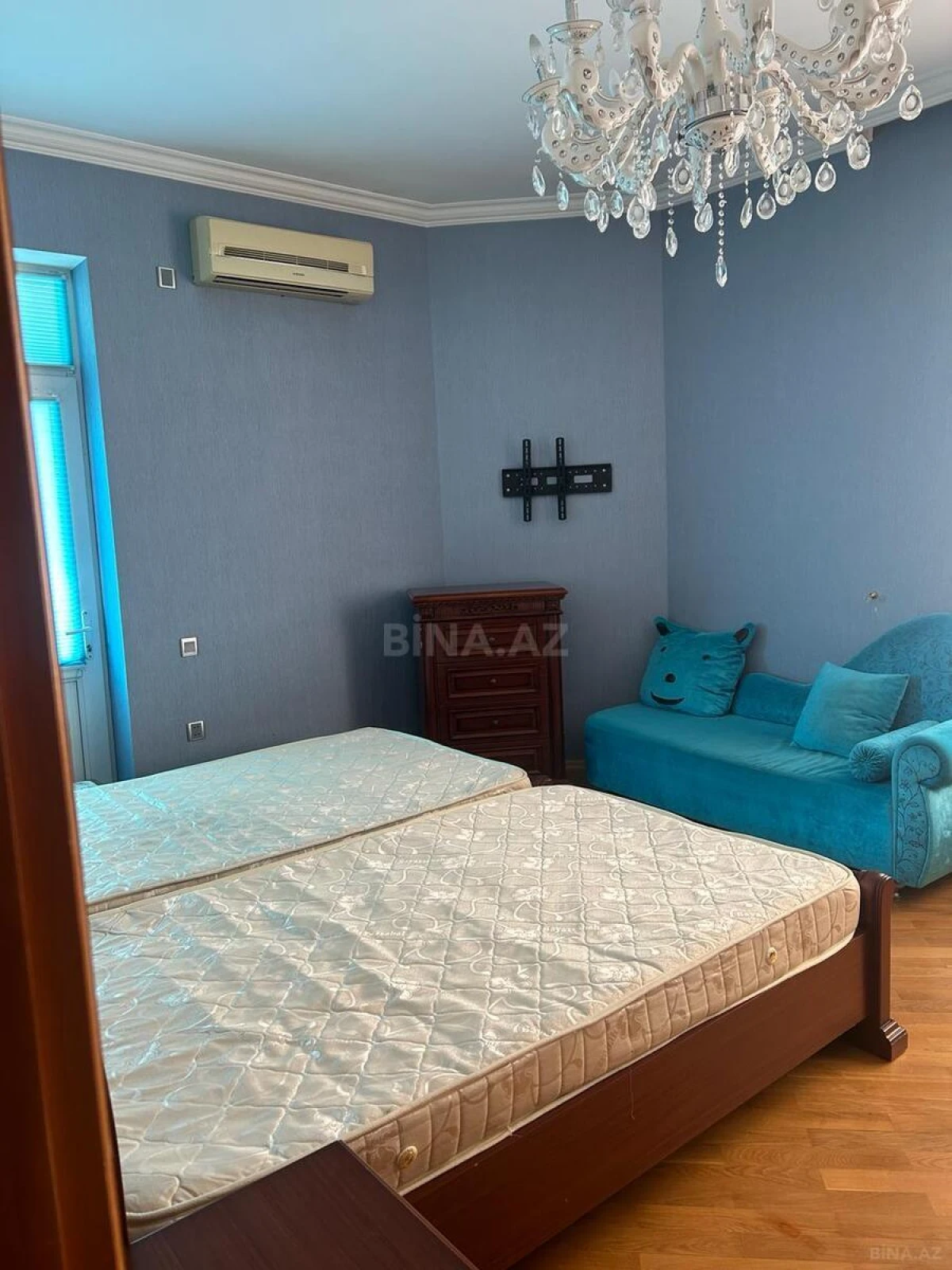 Kirayə verilir 3 otaqlı mənzil 130 m²