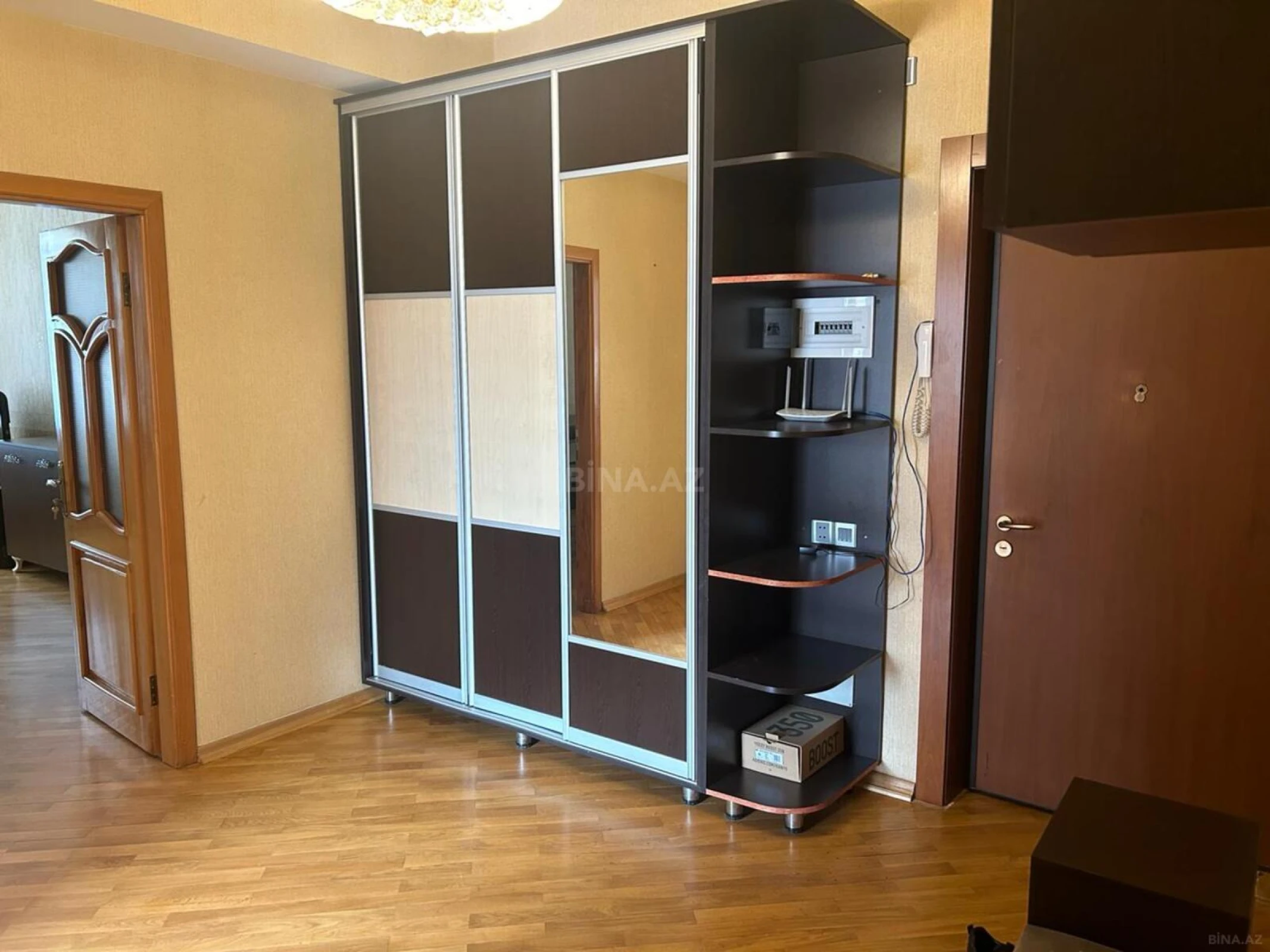 Kirayə verilir 3 otaqlı mənzil 130 m²