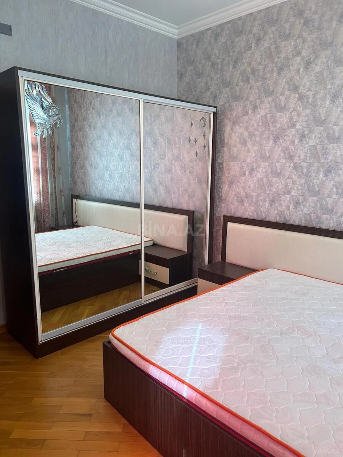 Kirayə verilir 3 otaqlı mənzil 130 m²