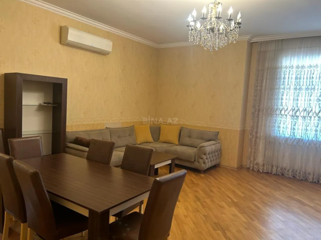 Kirayə verilir 3 otaqlı mənzil 130 m²