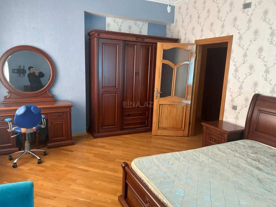 Kirayə verilir 3 otaqlı mənzil 130 m²