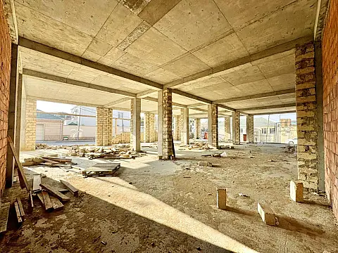 Satılır obyekt 1800 m²