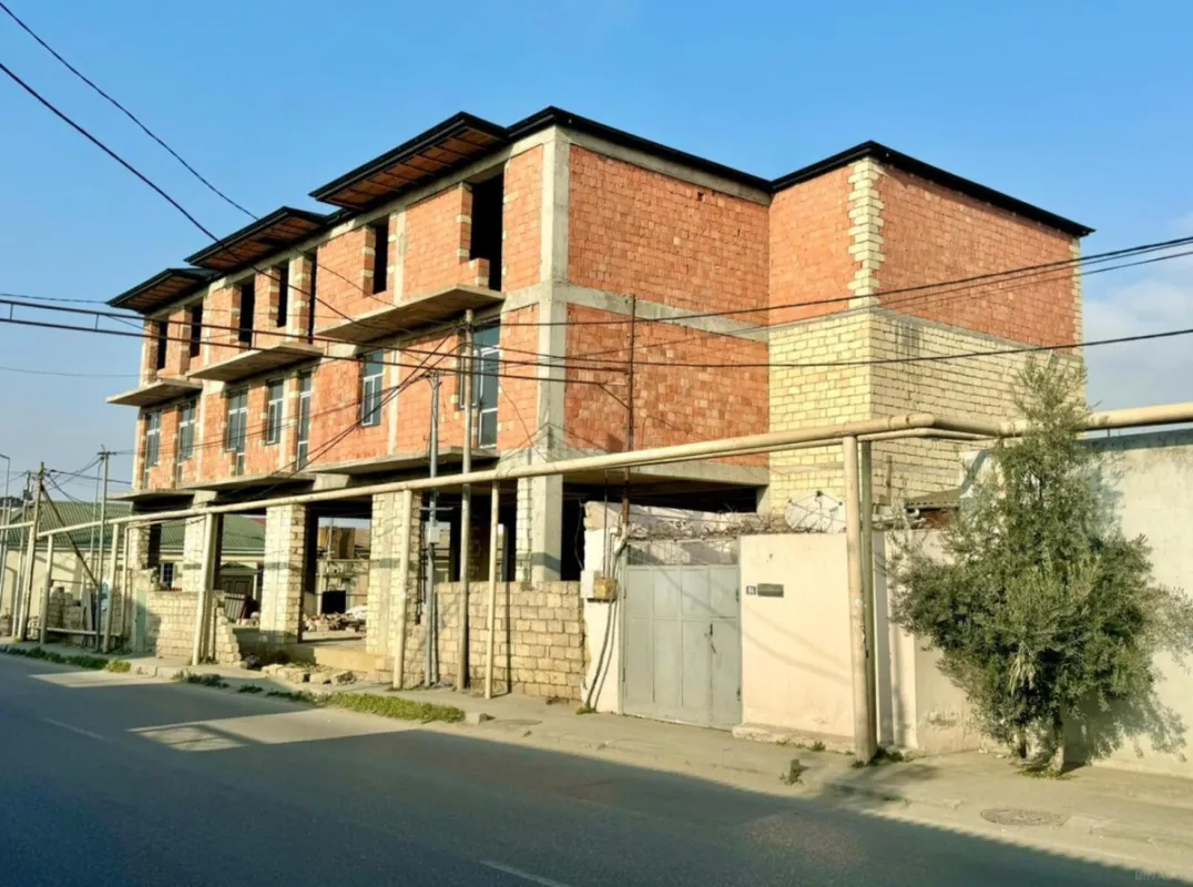 Satılır obyekt 1800 m²