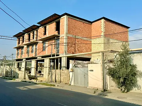 Satılır obyekt 1800 m²