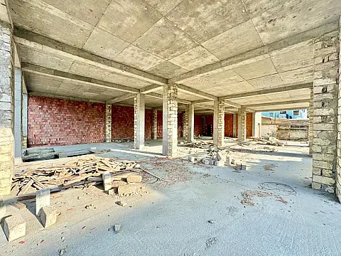 Satılır obyekt 1800 m²