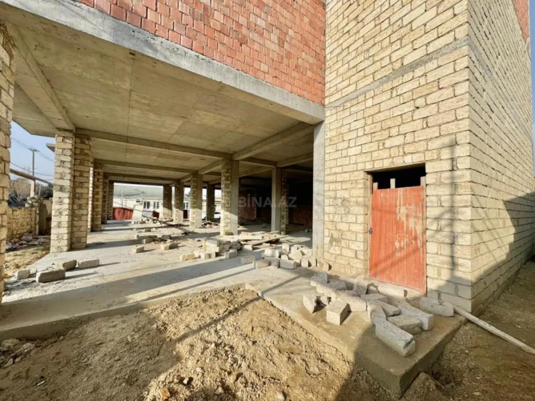 Satılır obyekt 1800 m²