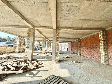 Satılır obyekt 1800 m²