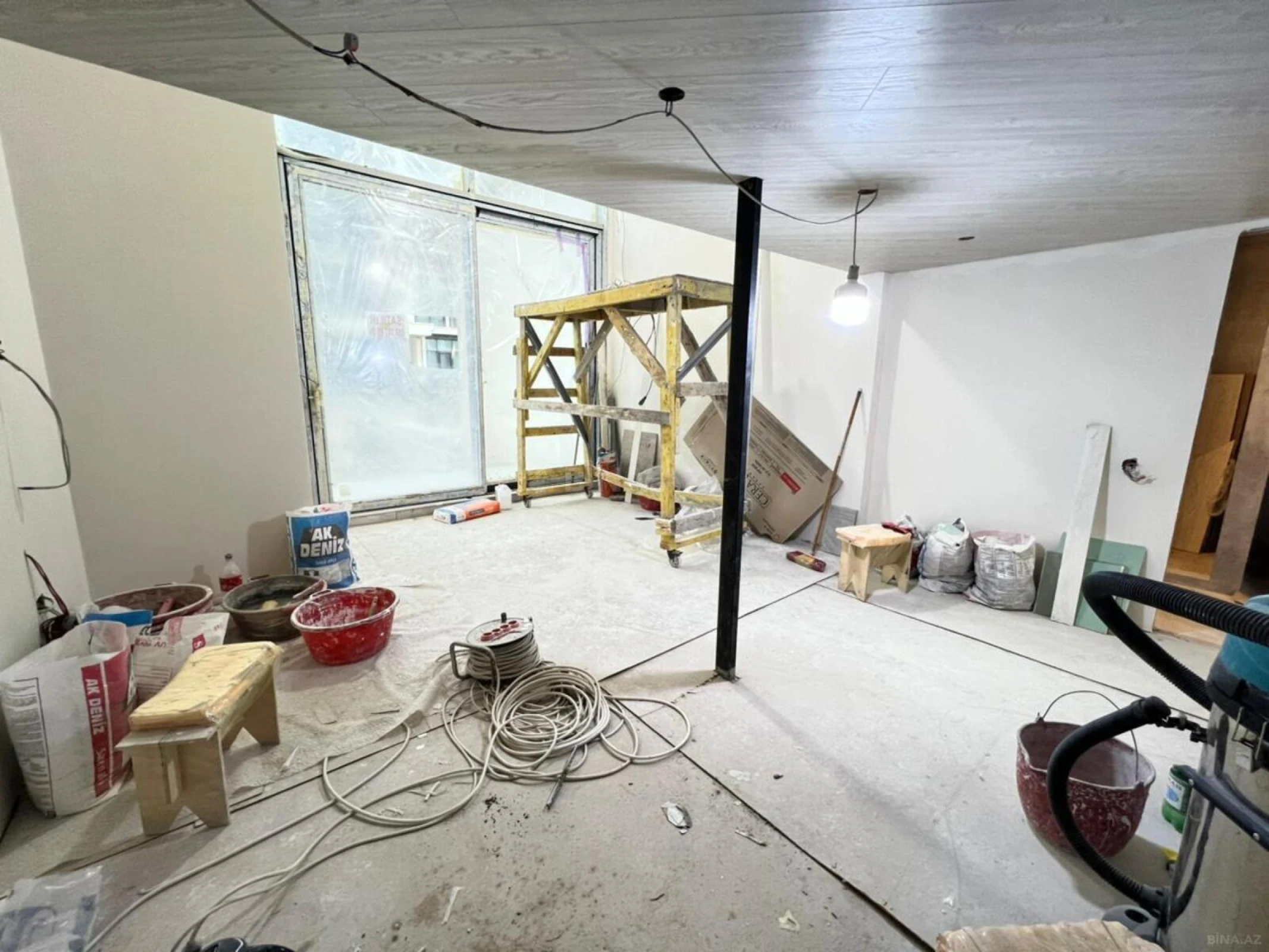 Satılır 1 otaqlı mənzil 72 m²