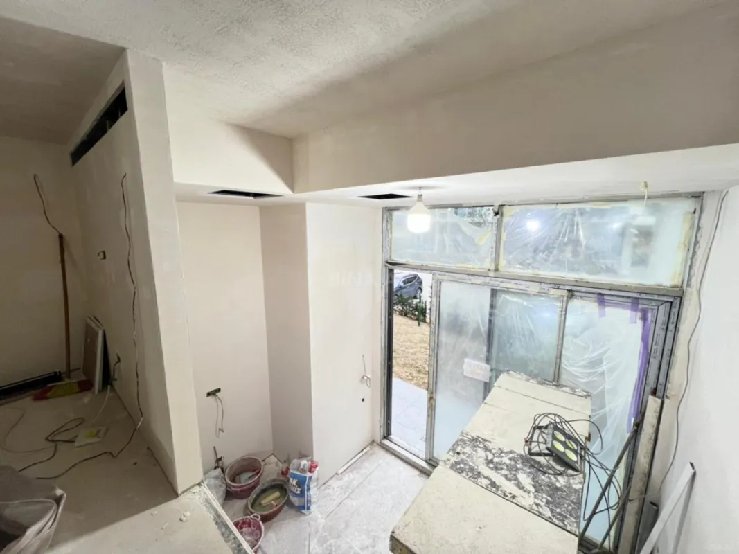 Satılır 1 otaqlı mənzil 72 m²