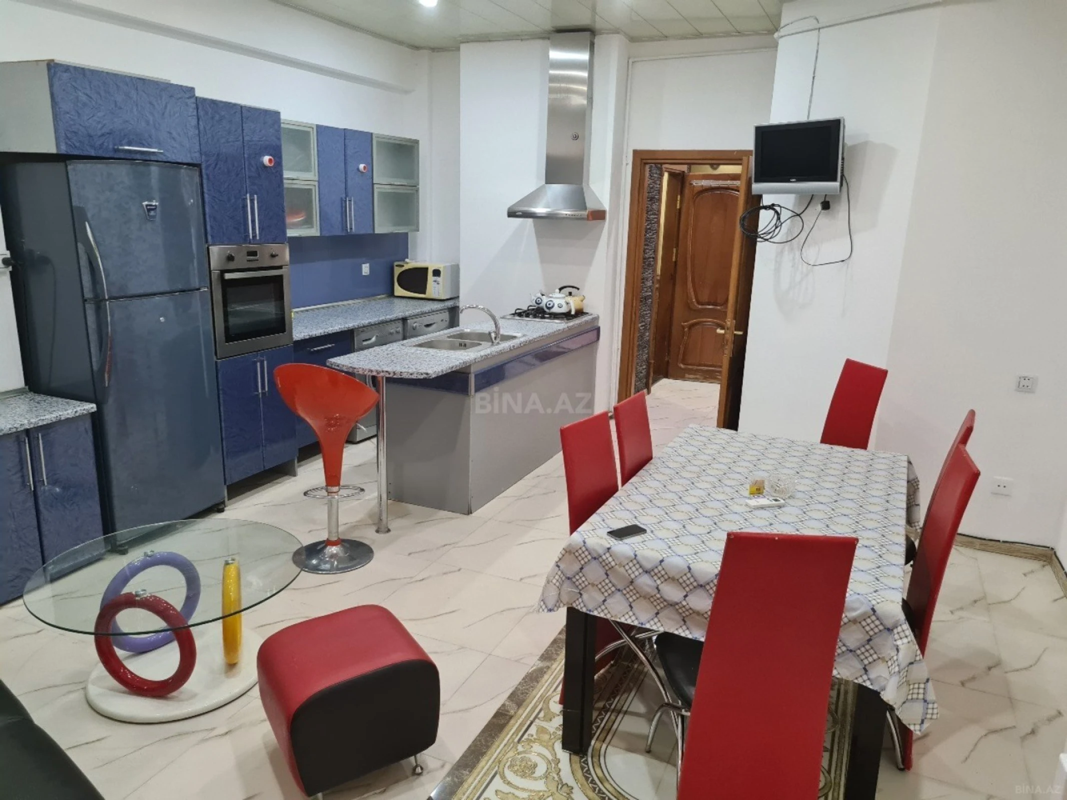 Satılır 4 otaqlı mənzil 147 m²