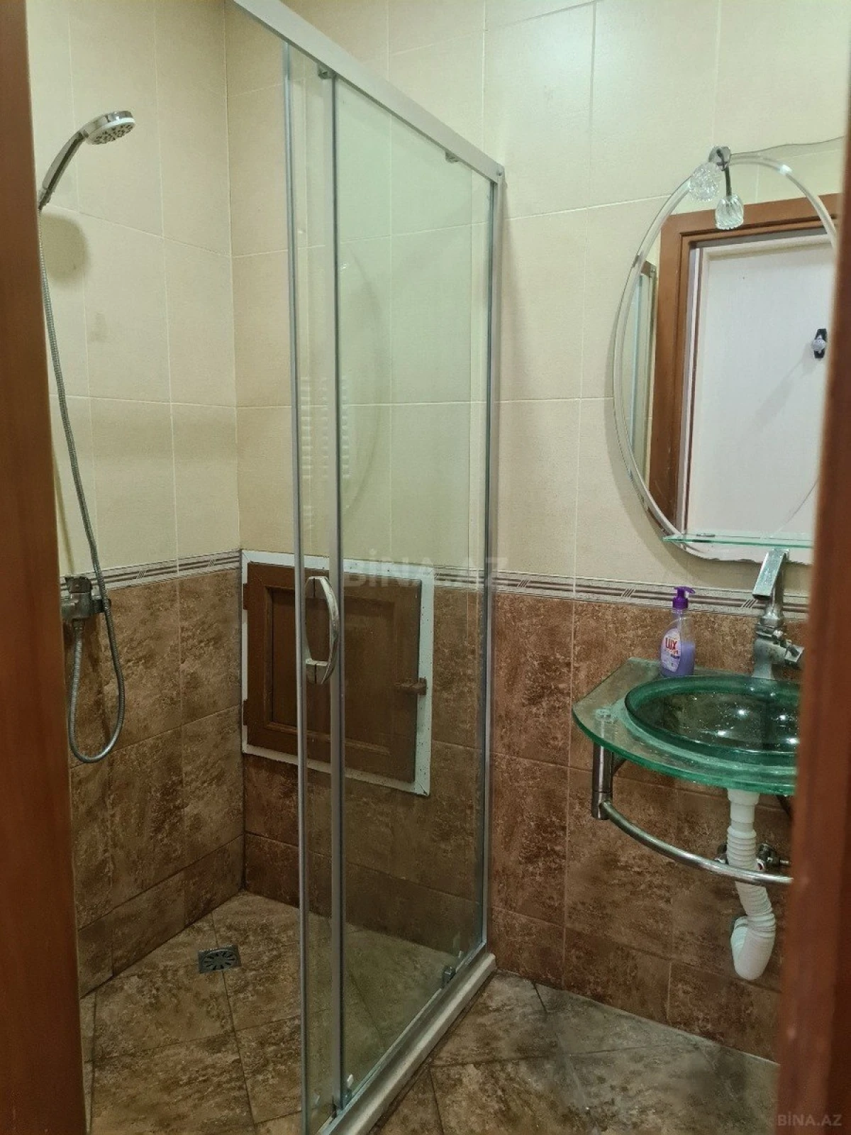 Satılır 4 otaqlı mənzil 147 m²