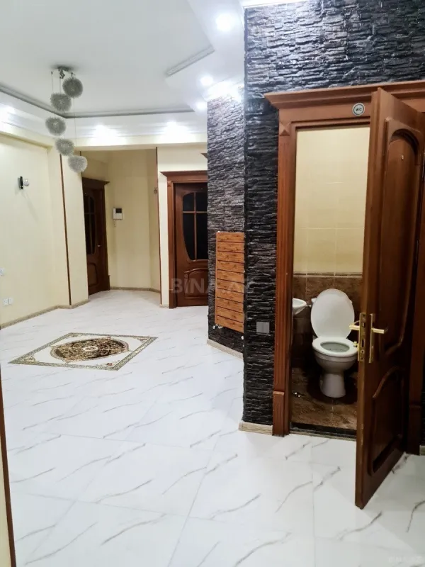 Satılır 4 otaqlı mənzil 147 m²