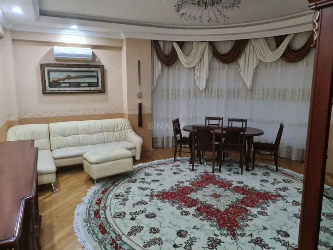 Satılır 4 otaqlı mənzil 147 m²
