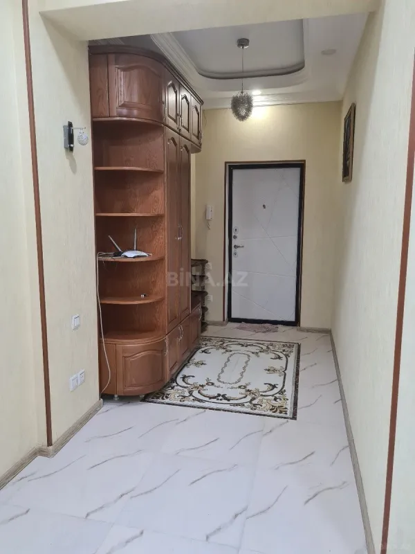 Satılır 4 otaqlı mənzil 147 m²