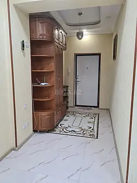 Satılır 4 otaqlı mənzil 147 m²