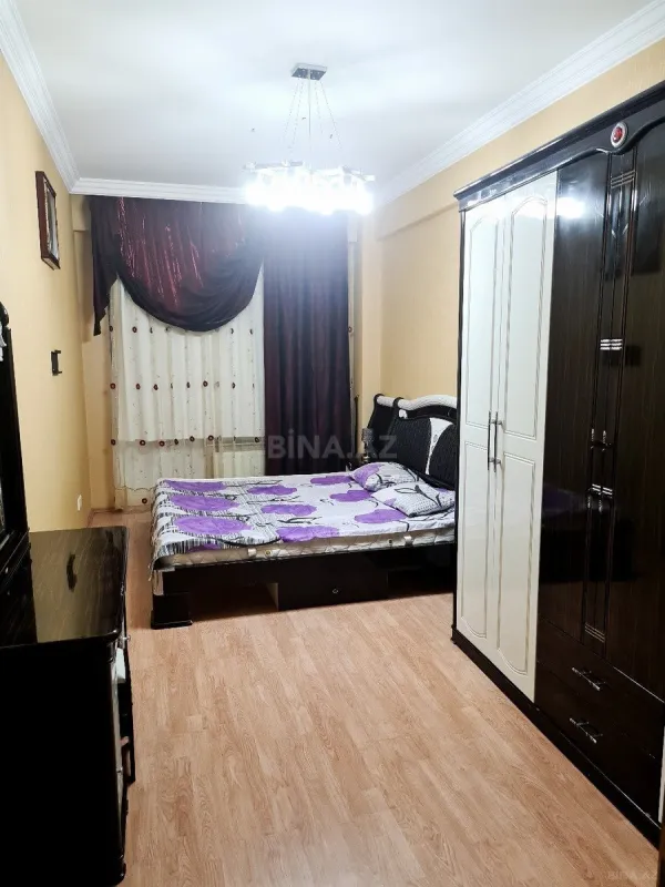 Satılır 4 otaqlı mənzil 147 m²