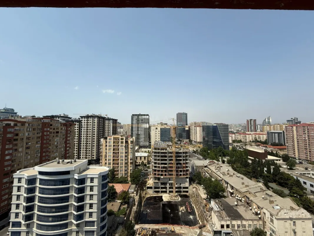 Satılır 3 otaqlı mənzil 94 m²