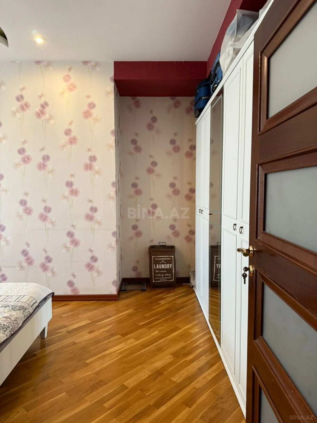 Satılır 3 otaqlı mənzil 94 m²