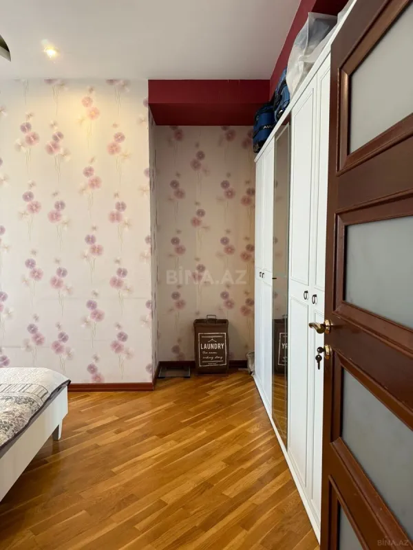 Satılır 3 otaqlı mənzil 94 m²