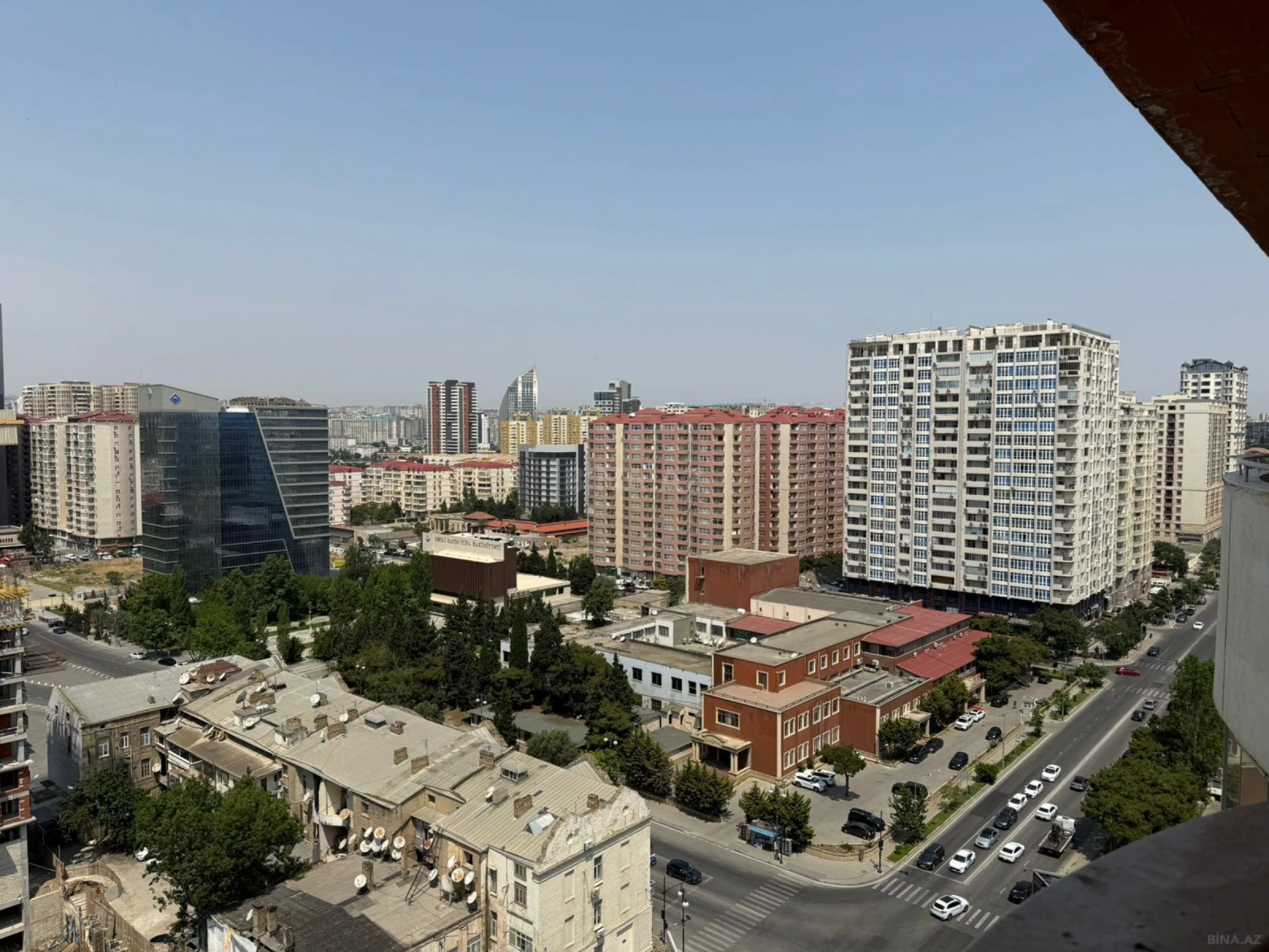 Satılır 3 otaqlı mənzil 94 m²