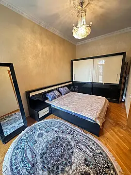 Satılır 2 otaqlı mənzil 65 m²